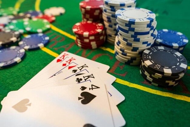 Live American Roulette wheel at 88idr with professional croupier conducting a spin